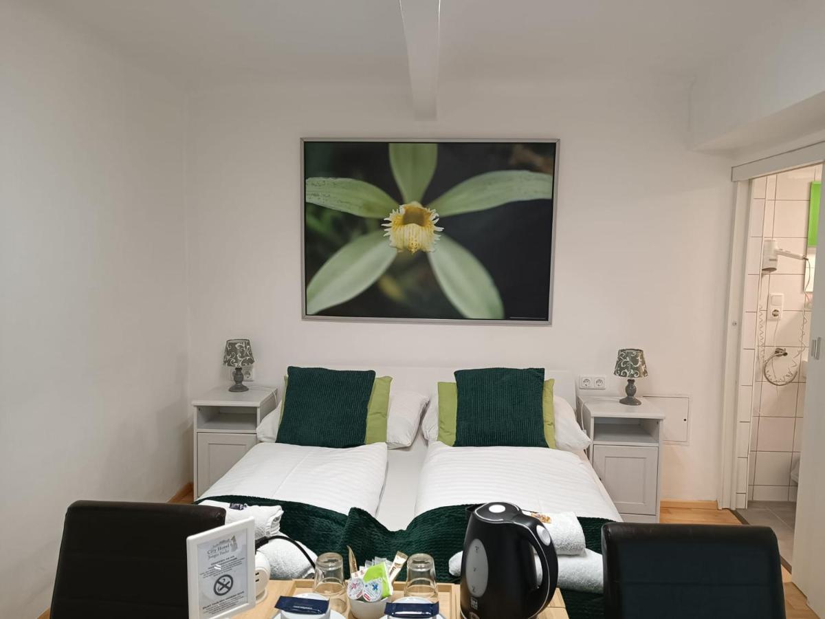 Cityhotel Junger Fuchs Salisburgo Esterno foto
