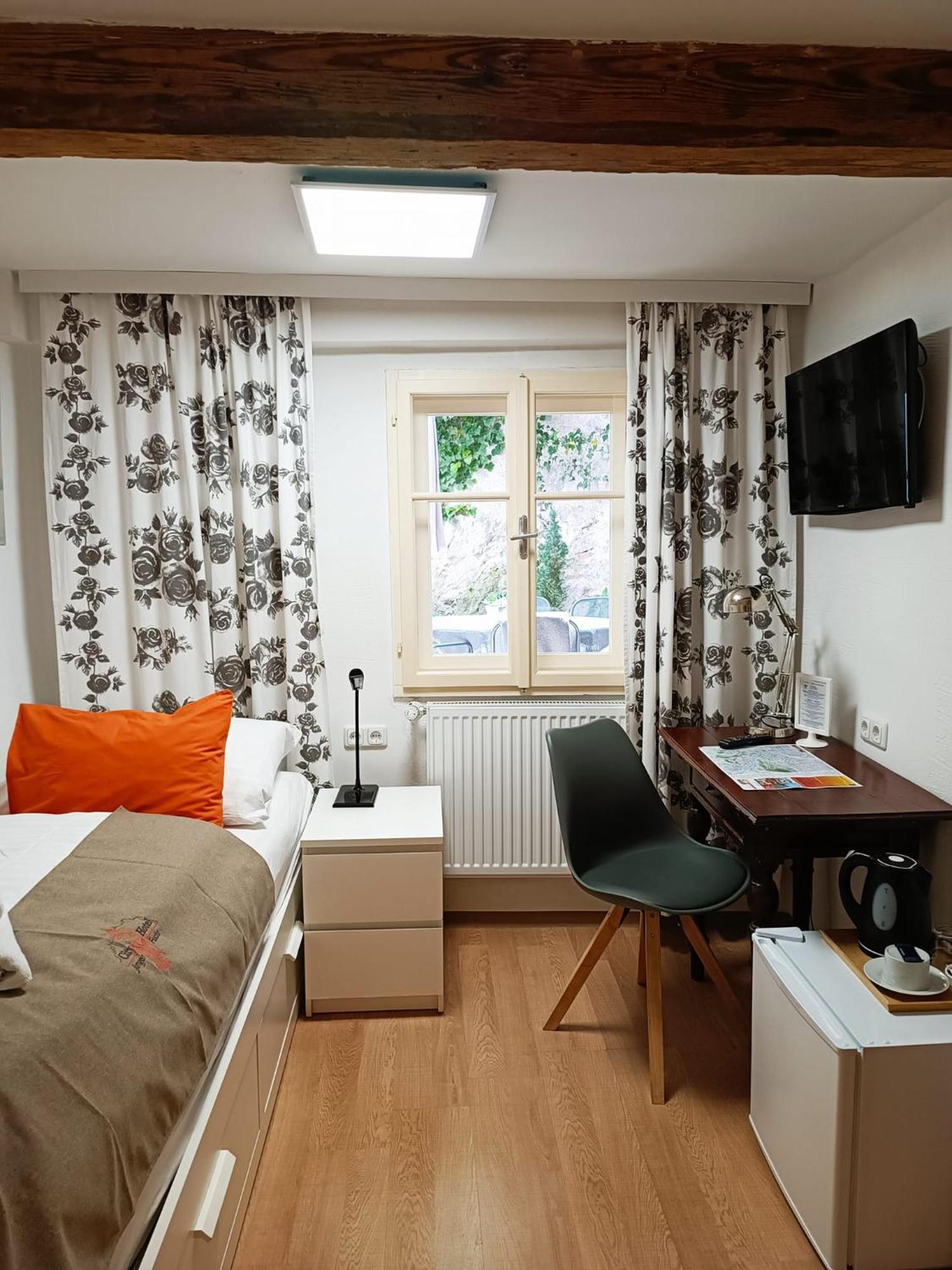Cityhotel Junger Fuchs Salisburgo Esterno foto
